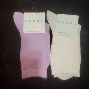 FALKE WOMEN'S SOCKS IN  SHELL PINK AND OFF WHITE